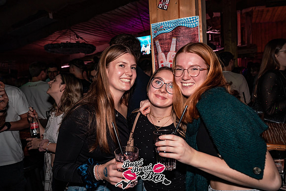 011-BUSSI BUSSI BAR Weihnachtsbussi 2024 - Fotograf Tobias Marold