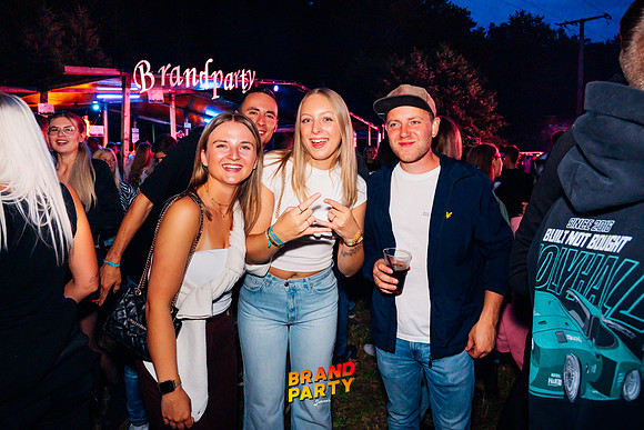 BRANDPARTY 2025-6972