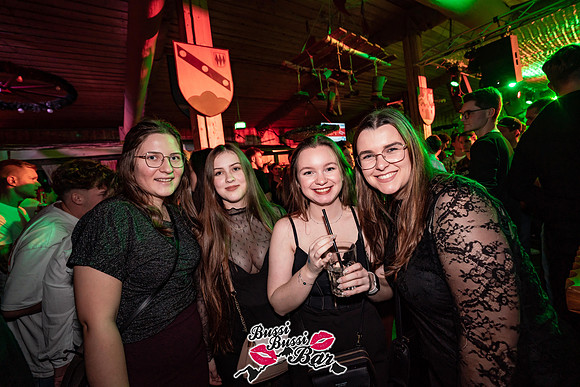 070-BUSSI BUSSI BAR Weihnachtsbussi 2024 - Fotograf Tobias Marold